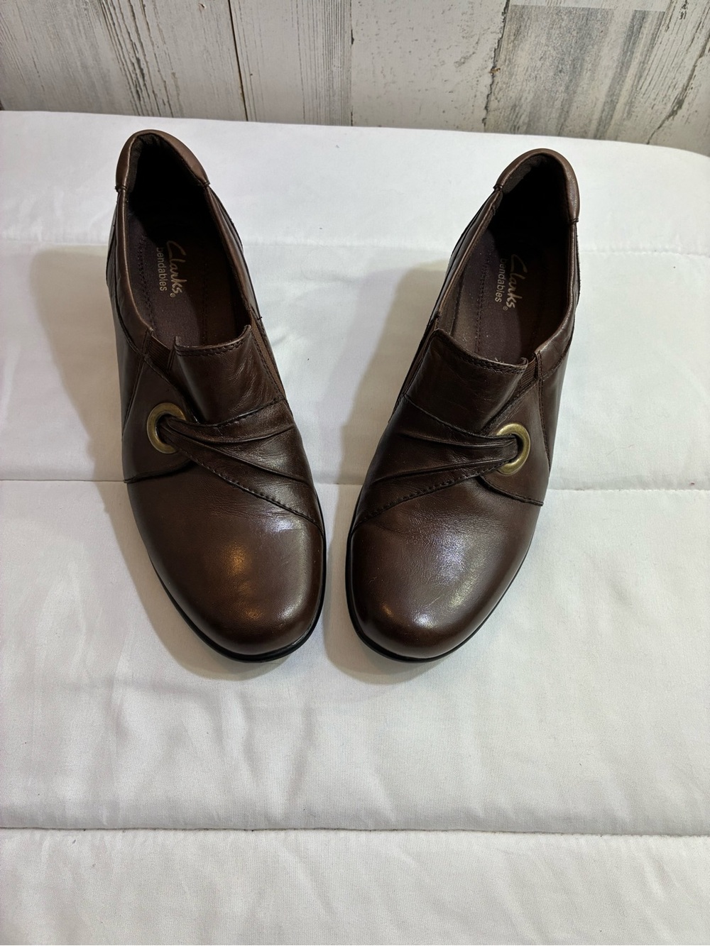 Clarks Brown Leather Low Heel Slip-On Shoes Women’s Sz 9 M